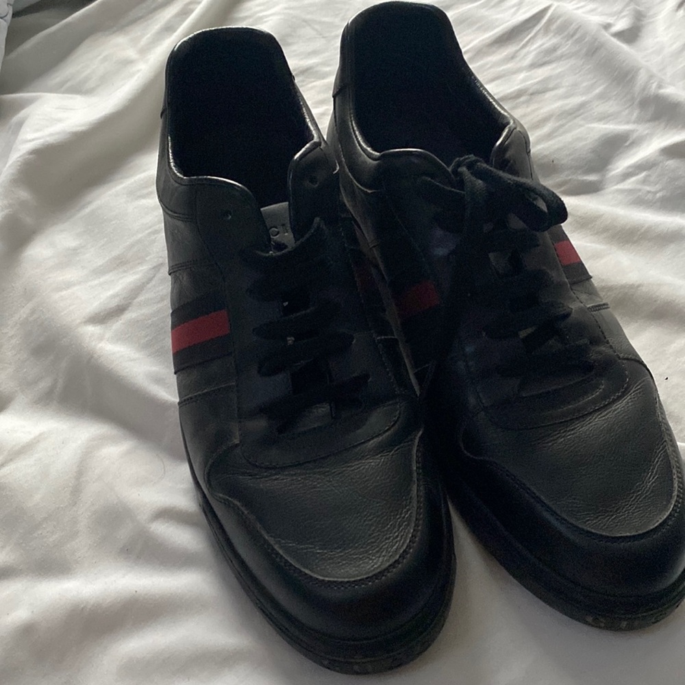 Gucci shoes mens size 11 rarely used box included